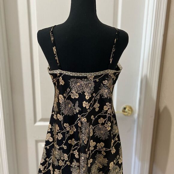 Victoria’s Secret black and gold intimate - size M - Picture 2 of 6